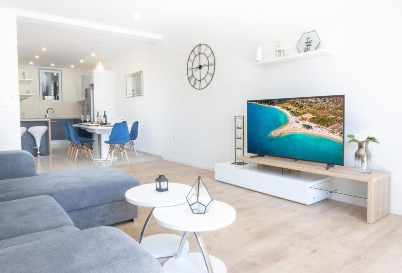Apartment Cvita Free Beach Parking Makarska Dış mekan fotoğraf